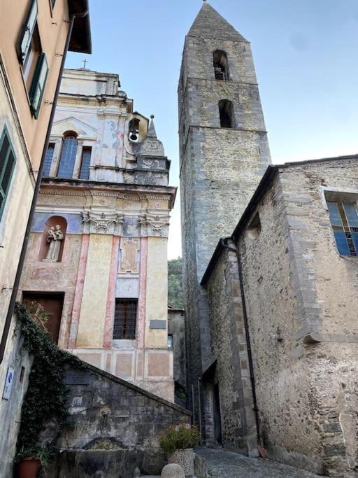 Iconic Italian Townhouse W Rooftop Terrace & Mountain View, Pigna Dış mekan fotoğraf