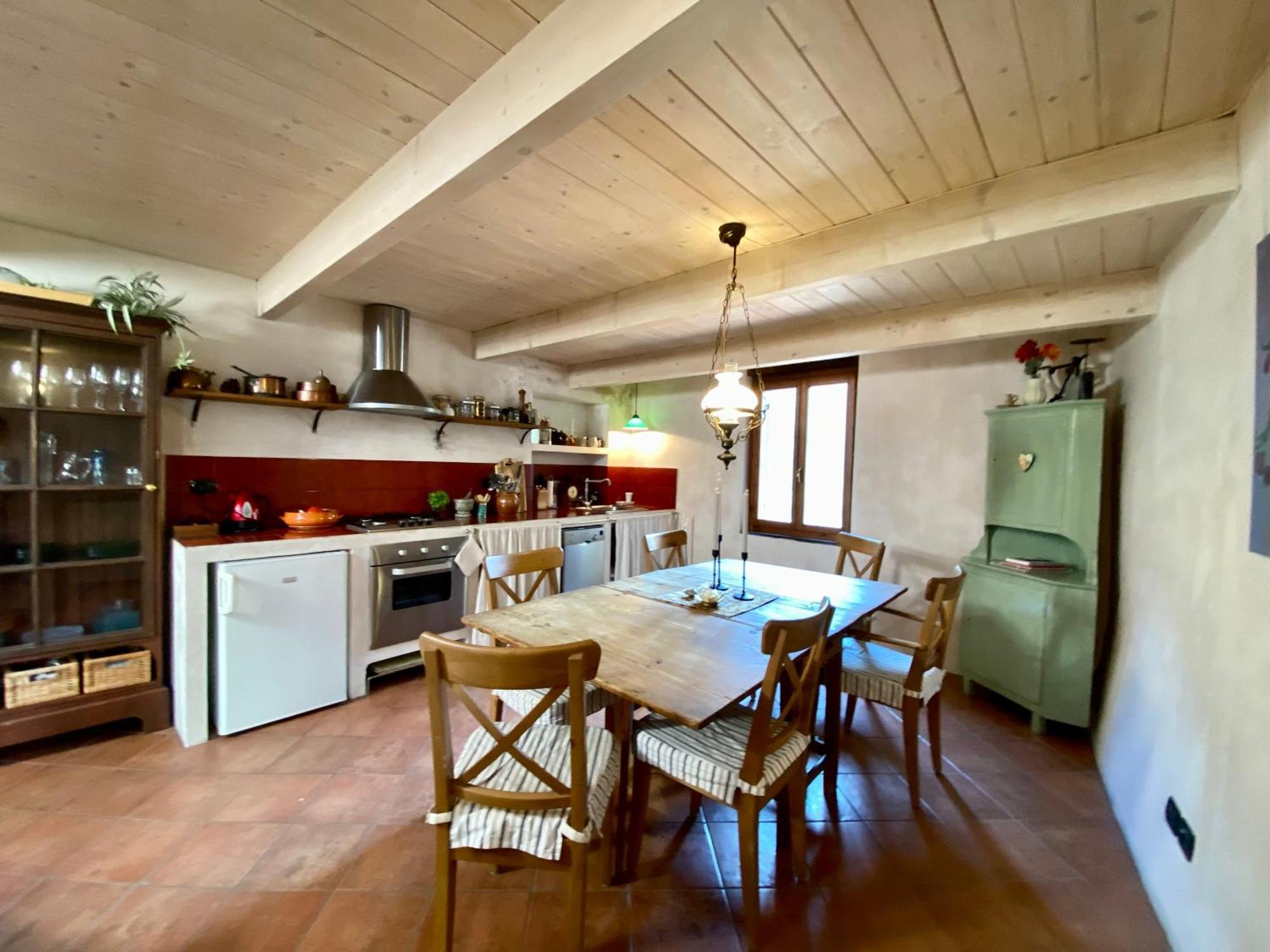 Iconic Italian Townhouse W Rooftop Terrace & Mountain View, Pigna Dış mekan fotoğraf