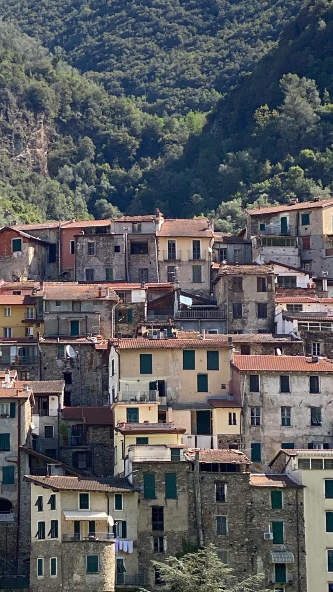 Iconic Italian Townhouse W Rooftop Terrace & Mountain View, Pigna Dış mekan fotoğraf